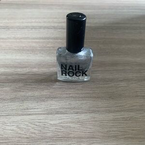 Nail Rock PNC007 Moon Silver Nail Polish 10 mL e/0.34 fl Oz NWT
